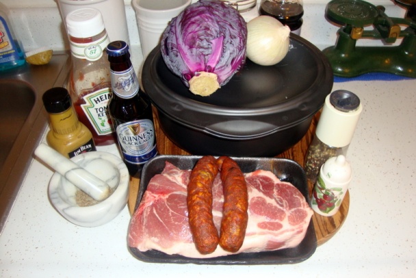 Bravčové s červenou kapustou a bielou cibuľou na čiernom pive (fotorecept) - obrázok 1