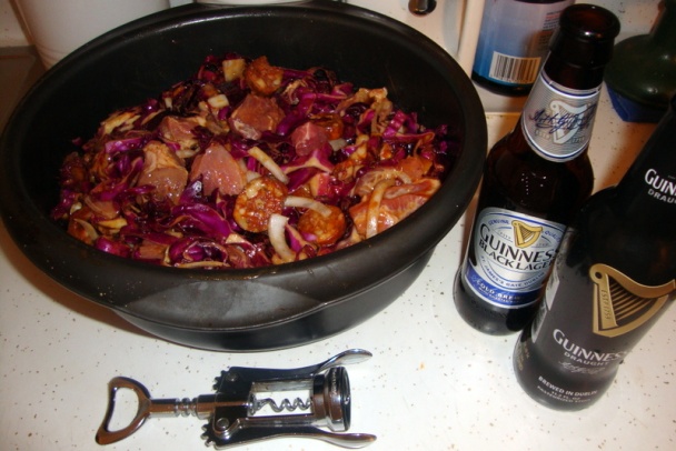 Bravčové s červenou kapustou a bielou cibuľou na čiernom pive (fotorecept) - obrázok 4