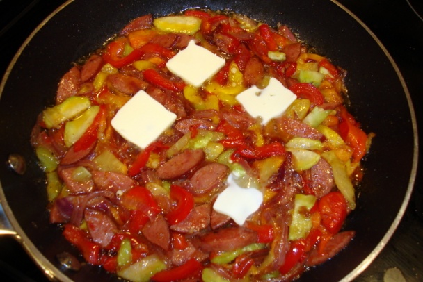 Jadrovníky paprík s klobásou, raňajky na vidličku (fotorecept) - obrázok 5