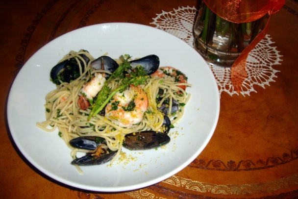 Mušle na víne s cesnakom a petržlenovou vňaťou (fotorecept) - obrázok 9