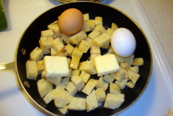 Knedľa zvyšková s vajíčkom na raňajky (fotorecept) - obrázok 1