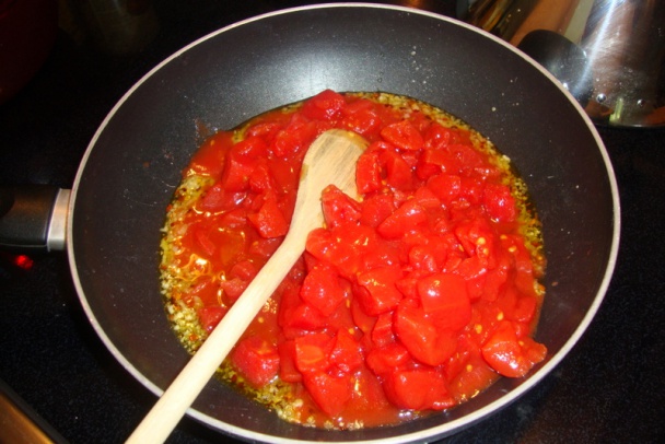 Veľké krevety so špagetami v paradajkovej omáčke (fotorecept) - obrázok 2