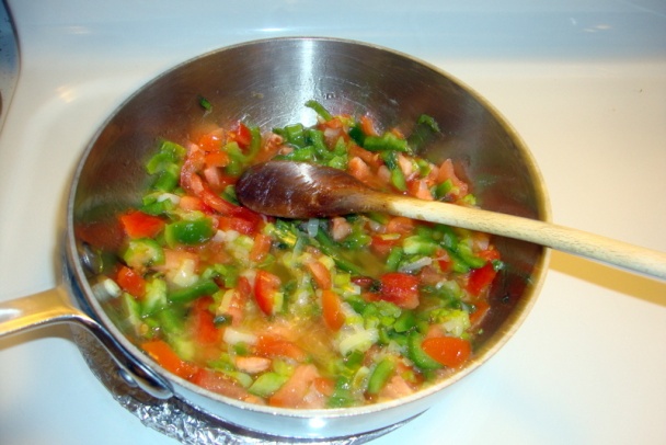 Teľacie kúsky na paprike a paradajkách (fotorecept) - obrázok 3