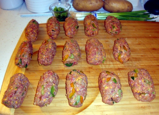 Mäsové šišky, servírované ako čevabčiči (fotorecept) - obrázok 3