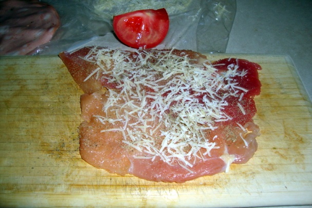 Kombinovaný rezeň s mortadelou a paradajkou (fotorecept) - obrázok 3