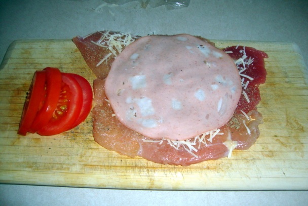 Kombinovaný rezeň s mortadelou a paradajkou (fotorecept) - obrázok 4