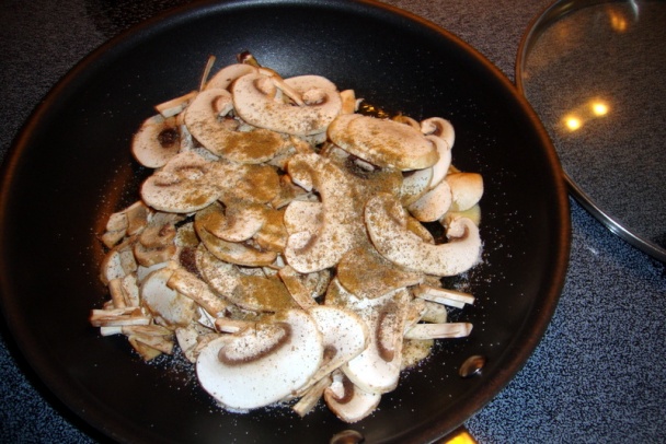 Šampiňóny s vajíčkami a s roquefortom (fotorecept) - obrázok 3