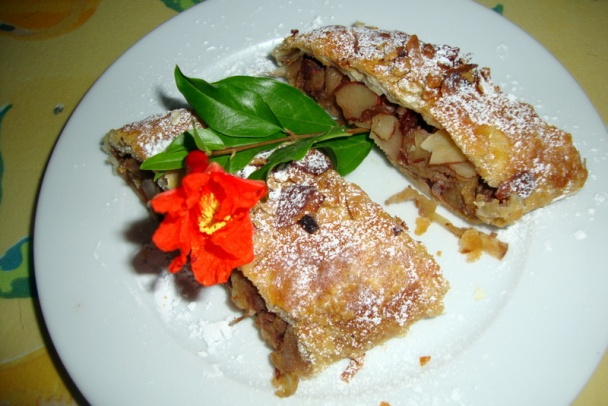 Štrúdľa s jablkami, orechami a brusnicami (fotorecept) - obrázok 11