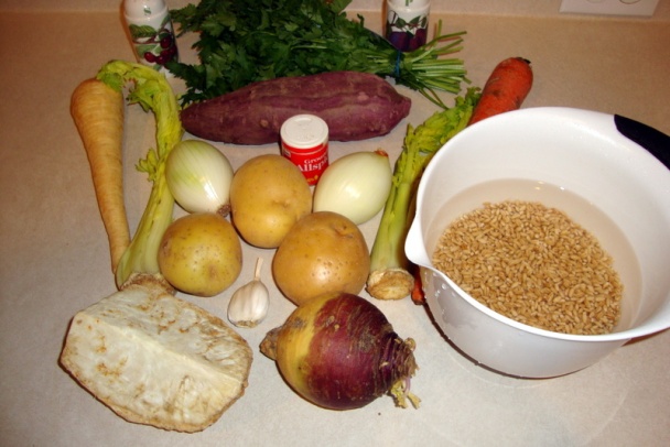 Polievka z údeného mäsa so zemiakmi (fotorecept) - obrázok 1