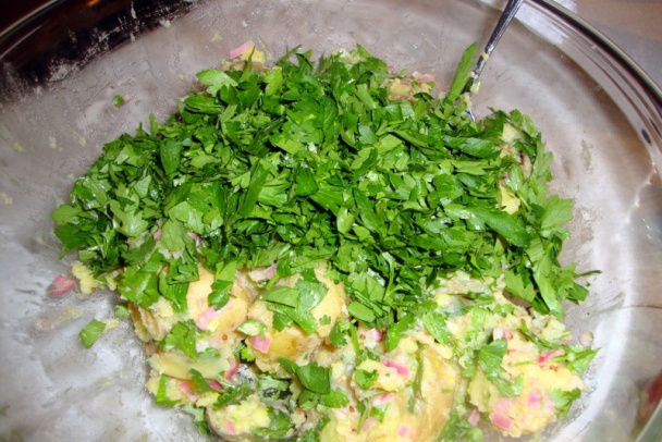 Zemiakový šalát s koriandrovou a petržlenovou vňaťou (fotorecept) - obrázok 6