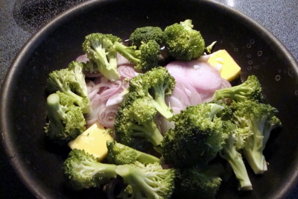 Omeleta s brokolicou a chrenom (fotorecept) - obrázok 3