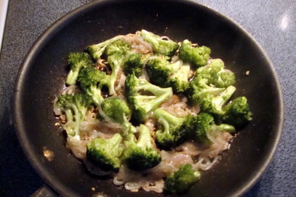 Omeleta s brokolicou a chrenom (fotorecept) - obrázok 5