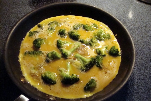 Omeleta s brokolicou a chrenom (fotorecept) - obrázok 6