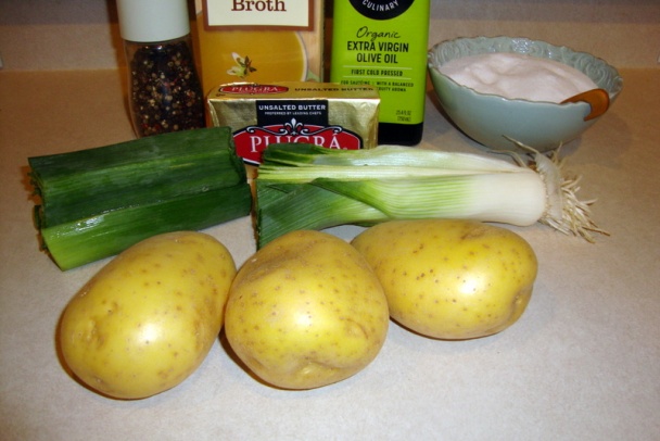 Jednoduchá krémová polievka s pórom a so zemiakmi (fotorecept) - obrázok 1