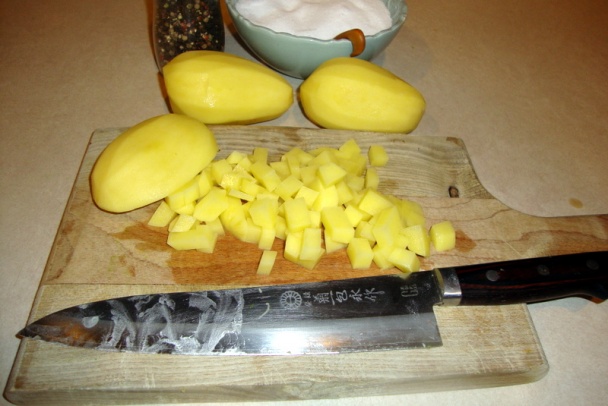 Jednoduchá krémová polievka s pórom a so zemiakmi (fotorecept) - obrázok 4