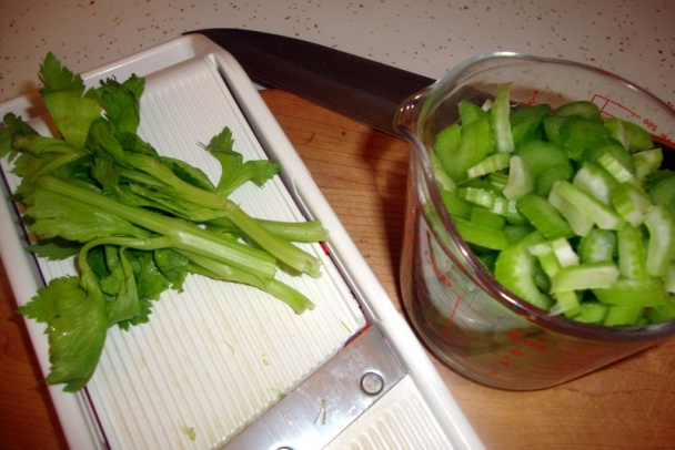 Cícerový šalát so zelenými olivami a s tuniakom (fotorecept) - obrázok 3