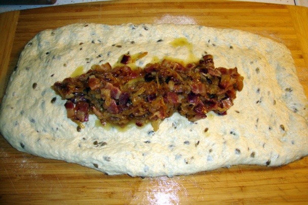 Domáci chlieb s cibuľou na slanine (fotorecept) - obrázok 11