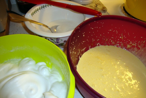 Piškótový zákusok s čučoriedkami a parížskym krémom (fotorecept) - obrázok 5