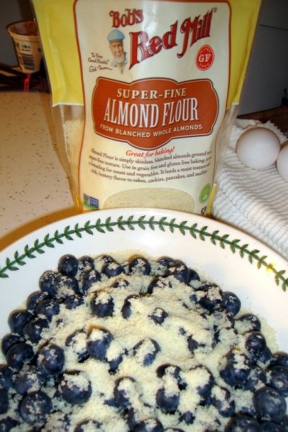 Piškótový zákusok s čučoriedkami a parížskym krémom (fotorecept) - obrázok 7