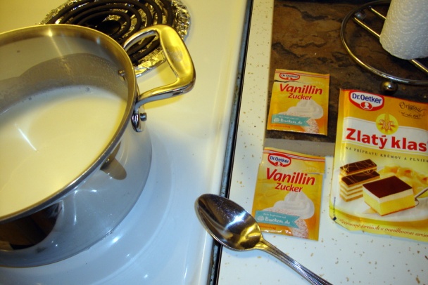 Piškótový zákusok s čučoriedkami a parížskym krémom (fotorecept) - obrázok 10