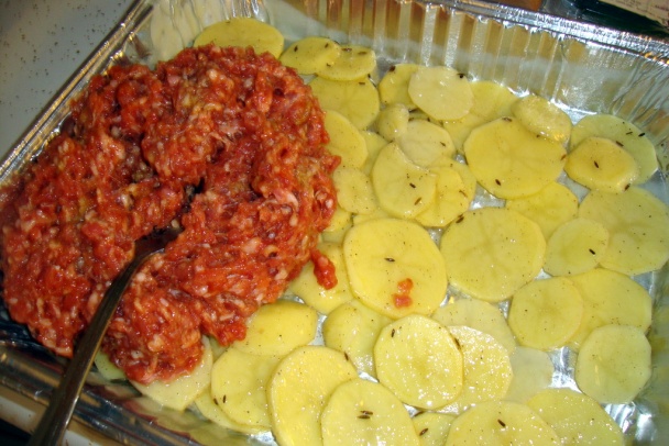 Mleté bravčové so zemiakmi z jedného pekáča (fotorecept) - obrázok 2
