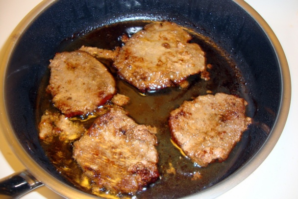 Hovädzie plátky na ružovom víne a hubách (fotorecept) - obrázok 5