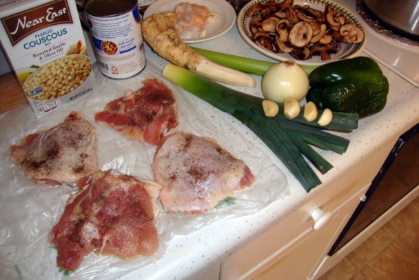 Kuracie stehná na hnedých šampiňónoch s kuskusom (fotorecept) - obrázok 1