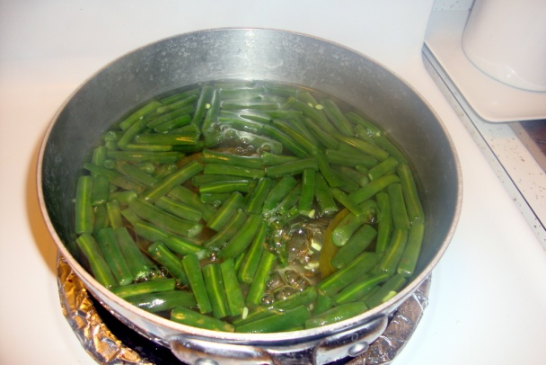 Teplý fazuľkový šalát so slaninou (fotorecept) - obrázok 2