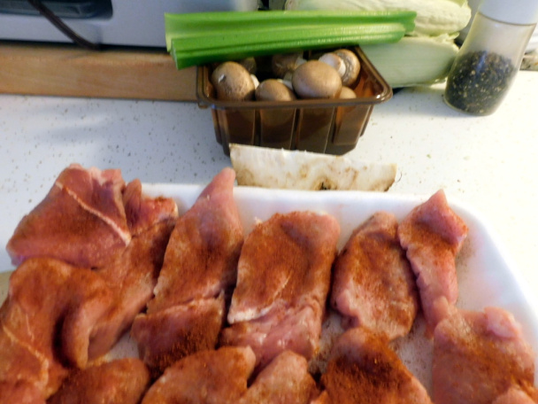 Bravčový paprikáš so zelerom a šampiňónmi (fotorecept) - obrázok 3