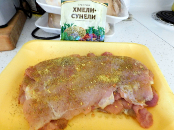 Kuracie stehná s kráľovskými fanfárami a Chmeli-Suneli (fotorecept) - obrázok 3