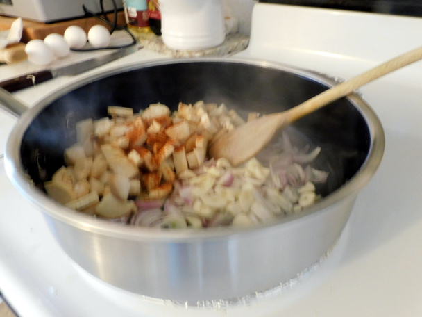 Kuracie stehná s kráľovskými fanfárami a Chmeli-Suneli (fotorecept) - obrázok 5