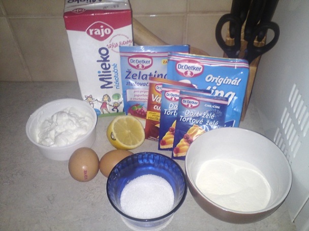 Tvarohová torta s lesným ovocím  - obrázok 1