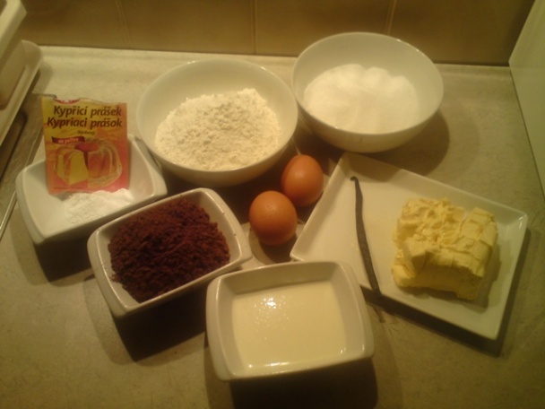 Čokoládová torta s jahodami - obrázok 1