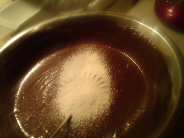 Čokoládová torta s jahodami - obrázok 10