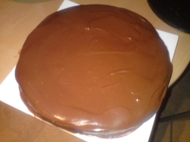 Čokoládová torta s jahodami - obrázok 11