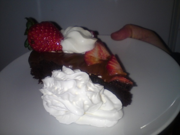 Čokoládová torta s jahodami - obrázok 12