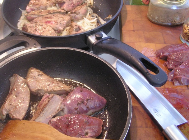 Restovaná bravčová pečeň s jablkami (fotorecept) - obrázok 2