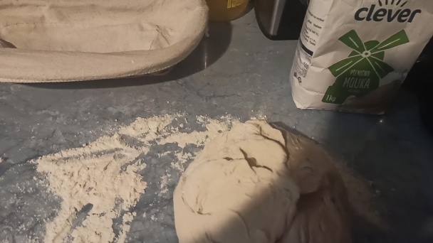 Výborný domáci pšeničný kváskový chlebík (videorecept) - obrázok 3
