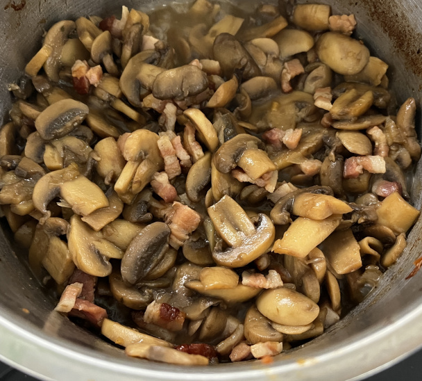 Bagetky s čerstvými šampiňónmi, slaninkou a kápiou (fotorecept) - obrázok 5