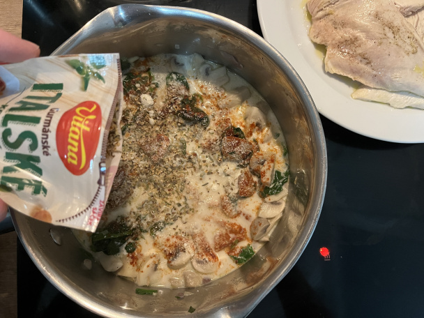 Kuracie prsia so špenátom a šampiňónmi v krémovej parmezánovej omáčke (fotorecept) - obrázok 8