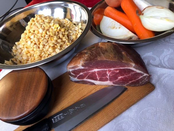 Hrachová kaša s údeným mäsom (fotorecept) - obrázok 1