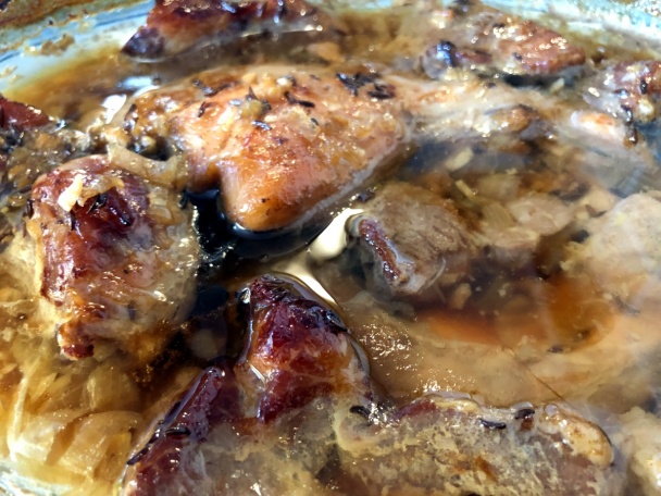 Králik s bravčovými výpečkami na čiernom pive s moravskou kapustou (fotorecept) - obrázok 3