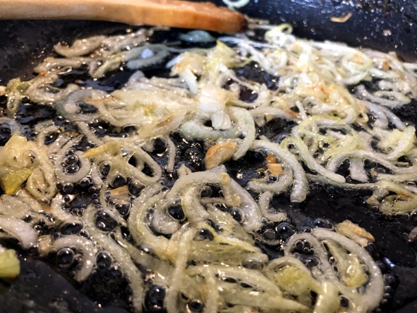 Králik s bravčovými výpečkami na čiernom pive s moravskou kapustou (fotorecept) - obrázok 8