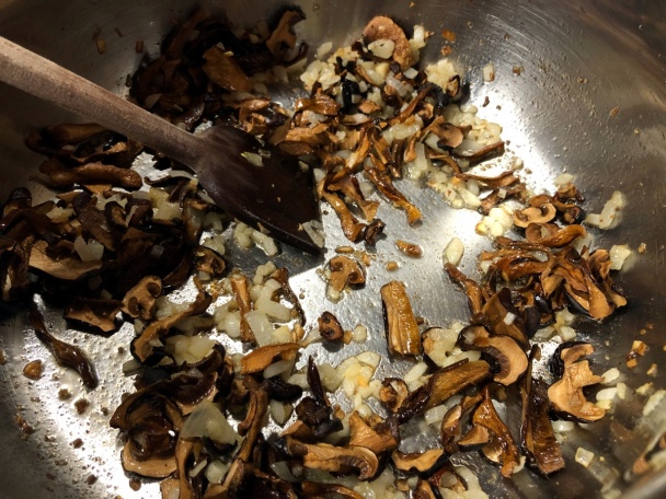 Voňavá hubová omáčka so šampiňónmi (fotorecept) - obrázok 1