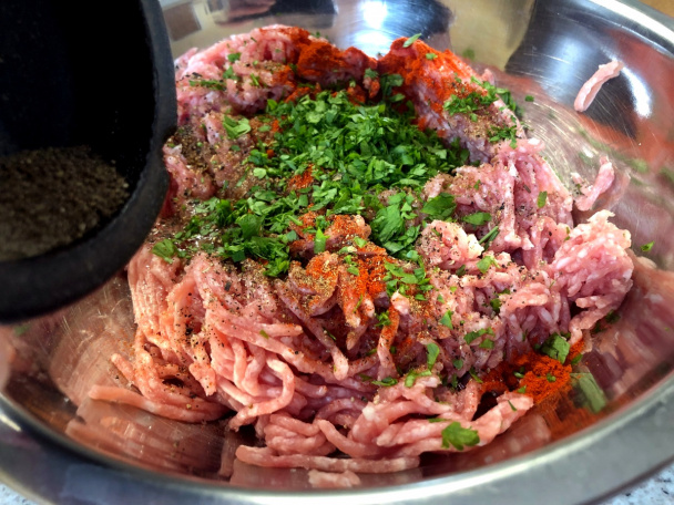 Kolienková zmes s mäsovými guľkami (fotorecept) - obrázok 2