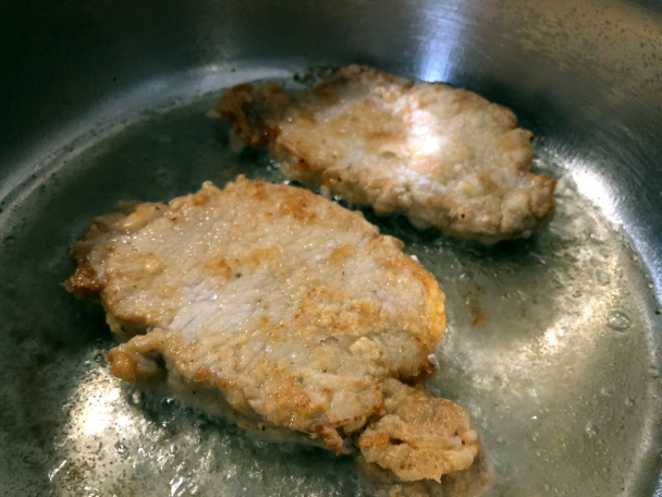 Bravčové plátky v smotanovo-paprikovej omáčke (fotorecept) - obrázok 3