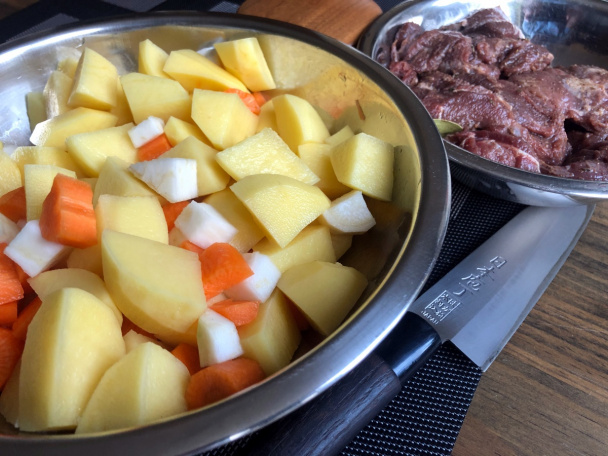 Srnčia lopatka na koreňovej zelenine v pomalom hrnci (fotorecept) - obrázok 2
