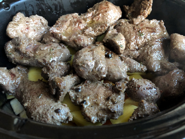Srnčia lopatka na koreňovej zelenine v pomalom hrnci (fotorecept) - obrázok 5