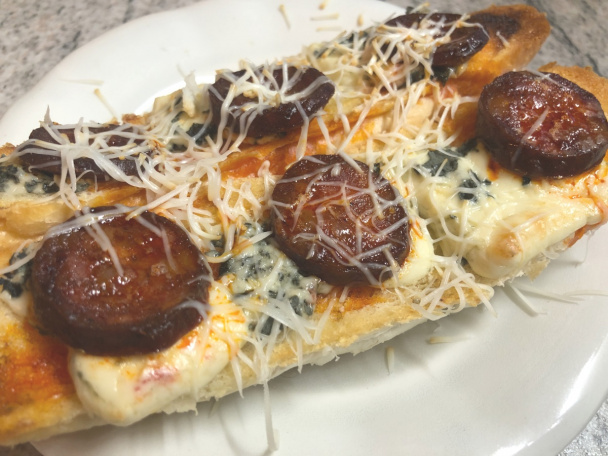 Zapekané rožky s Nivou a klobáskou (fotorecept) - obrázok 4