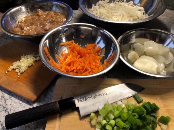 Opekané čínske rezance s kuracím mäsom (fotorecept) - obrázok 3